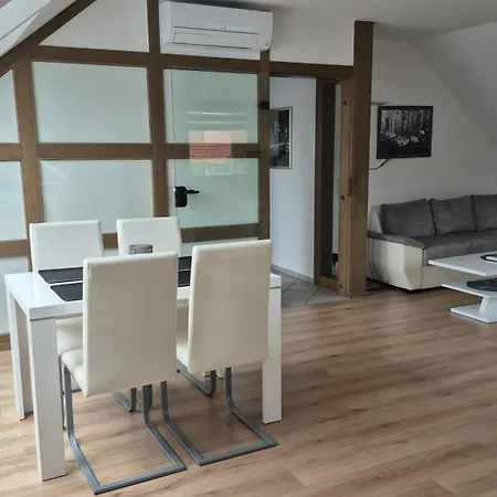 Helle Auf 80 Qm * شكويديتس