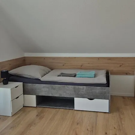 Helle Auf 80 Qm شكويديتس